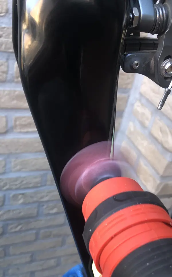 Voor en na fiets polijsten behandeling