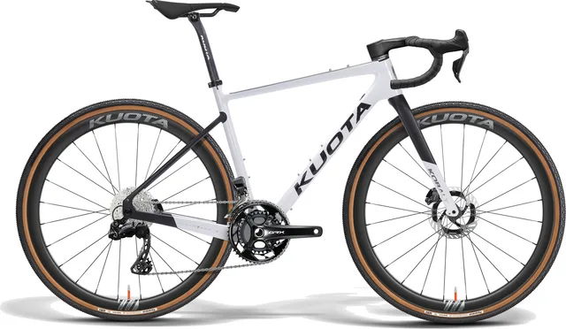 Witte Kuota Kobalt gravelbike met bruine flanken